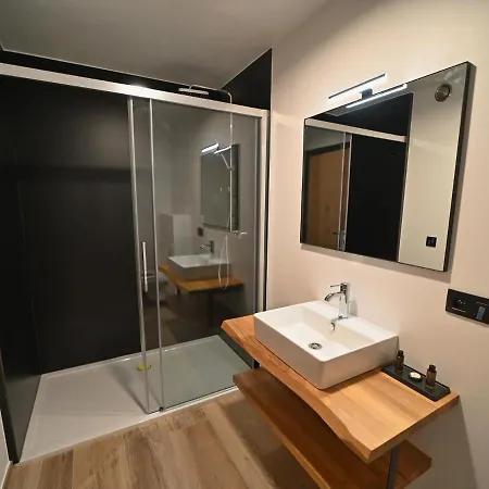 Luxurious Holiday With Indoor Pool And A Unique View Over The Valley 度假居 *