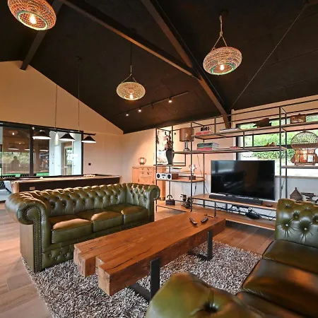 Luxurious Holiday With Indoor Pool And A Unique View Over The Valley 度假居 Septon